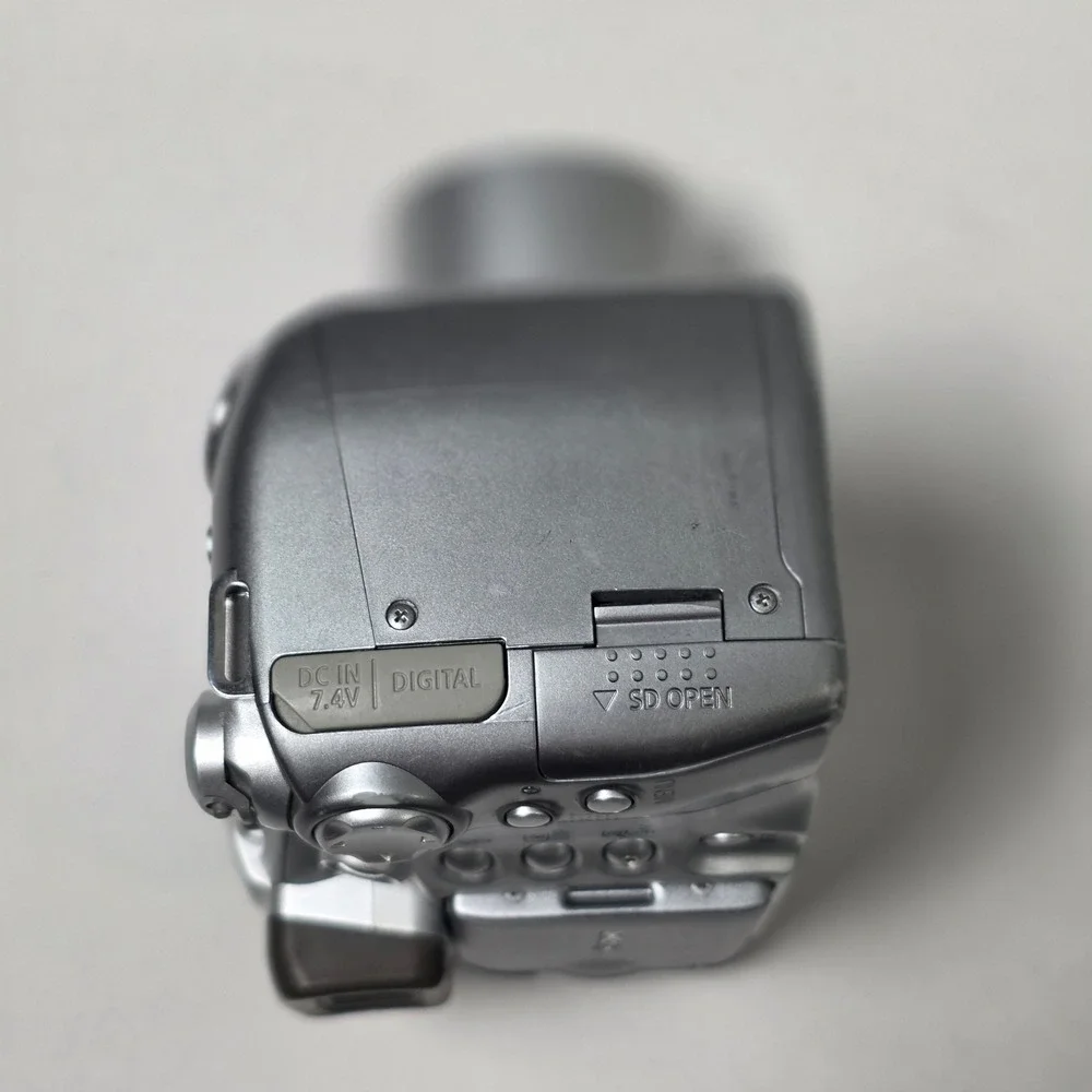 Canon PowerShot S2 IS Digital Camera‎ 5.0MP 12x Zoom PC1130 FOR PARTS ONLY